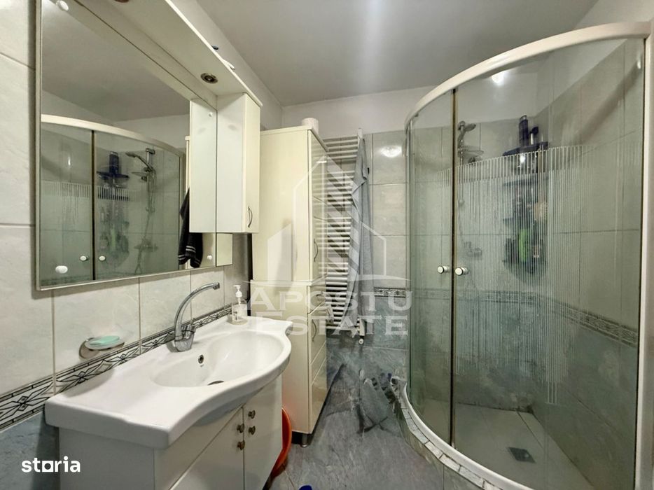 Casa individuala cu 6 camere de vanzare zona Plopi Timisoara