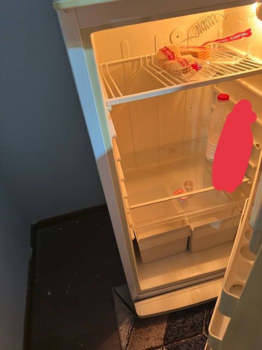 Холодильник Sino в рабочем состоянии