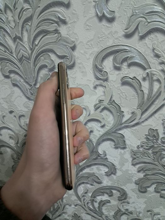 Айфон 11 про Gold