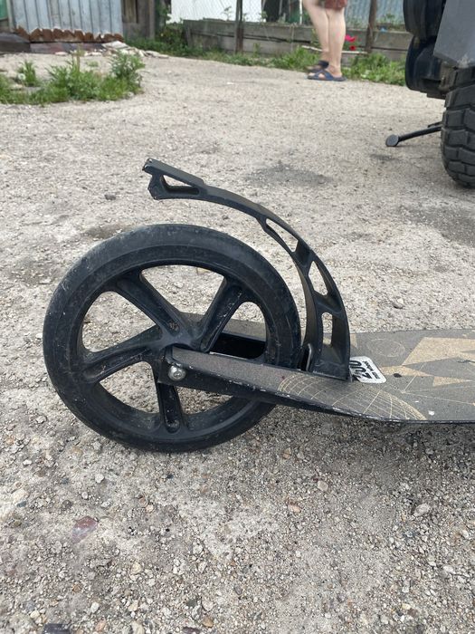 Продам самокат трюковый