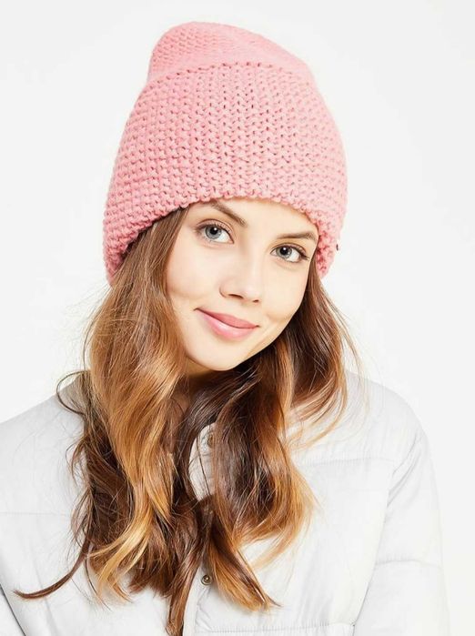 Продам одежду на девочку(кофту и шапку)