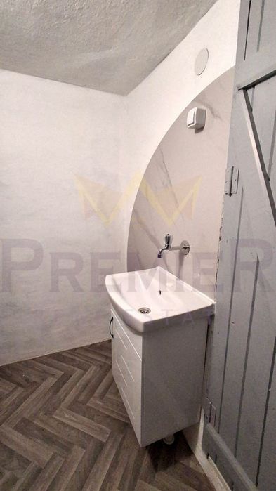 Дава се под наем Офис в Варна, Център - 20 кв.м за 350 € - Снимка #6
