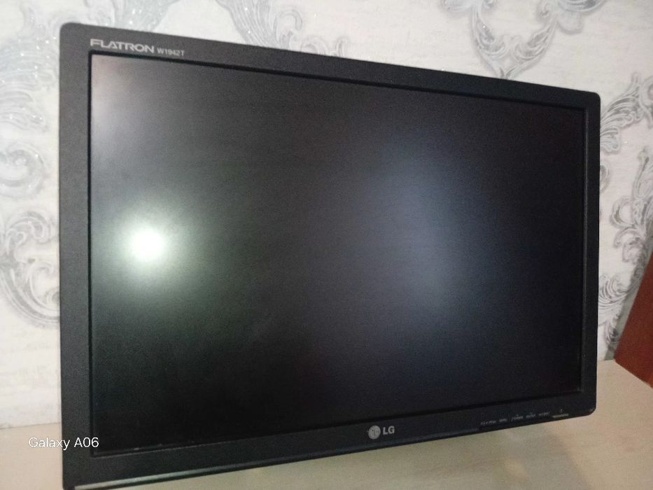 Монитор LG 19” рабочий
