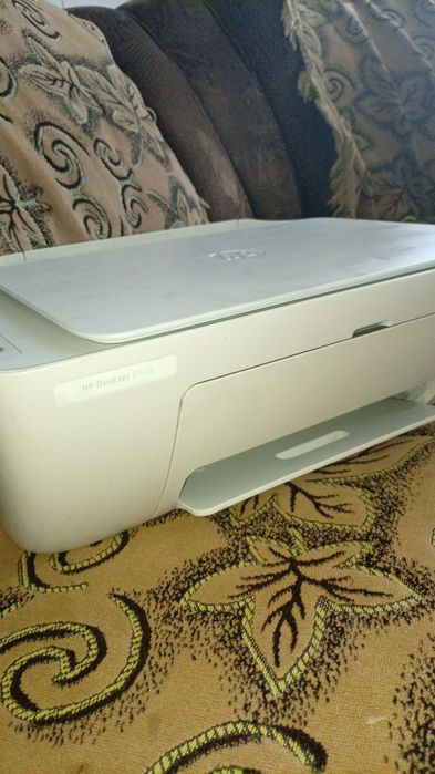 Продам принтер HP 2710