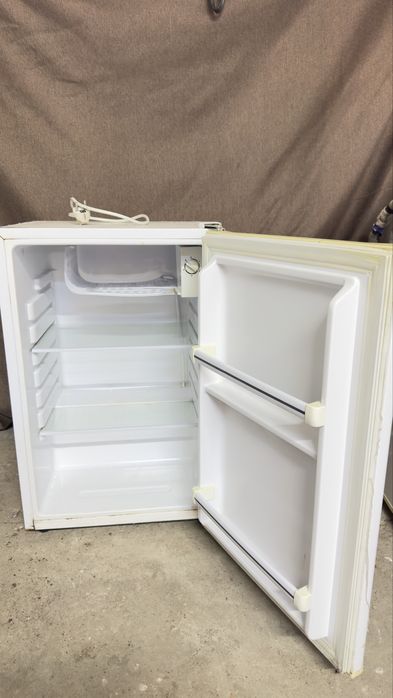 Продам мини холодильник