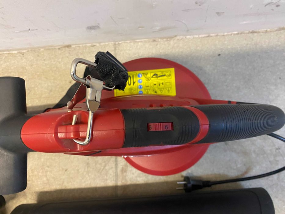 075561	Листосъбирач 3000W 45L 320km/h 16:1 рег. обороти RD-EBV05