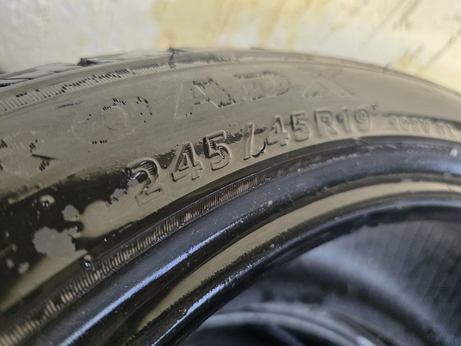 Шины зимние 245/45/19