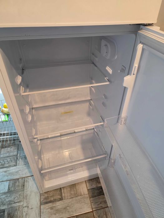 Frigider Arctic congelator +frigider