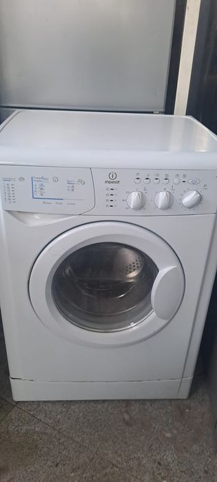 Mașina de spalat indesit