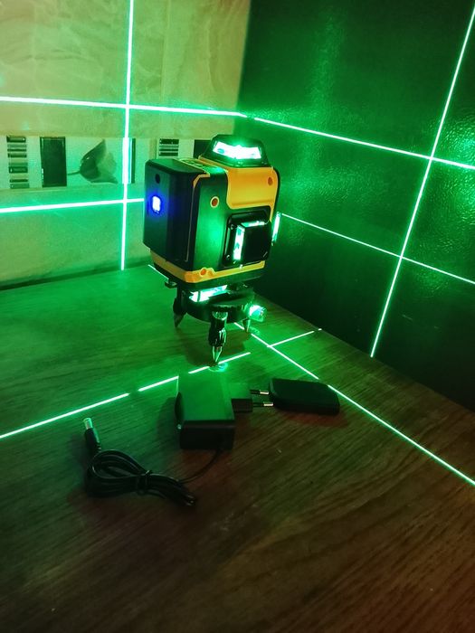 Nivel laser DeWalt cu 16 linii NOU