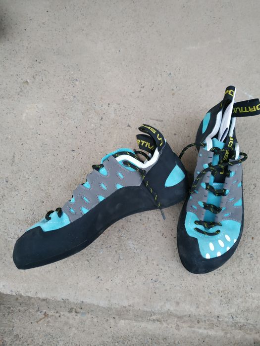 Женские скальные туфли