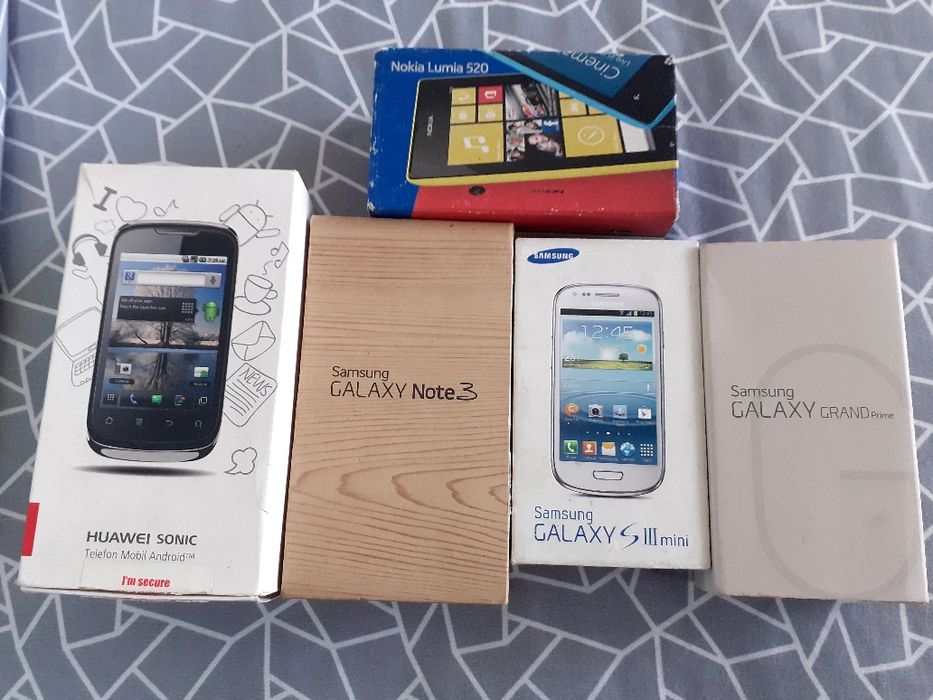 Vînd Schimb 5 Bucăți Cutii Pentru Telefoane