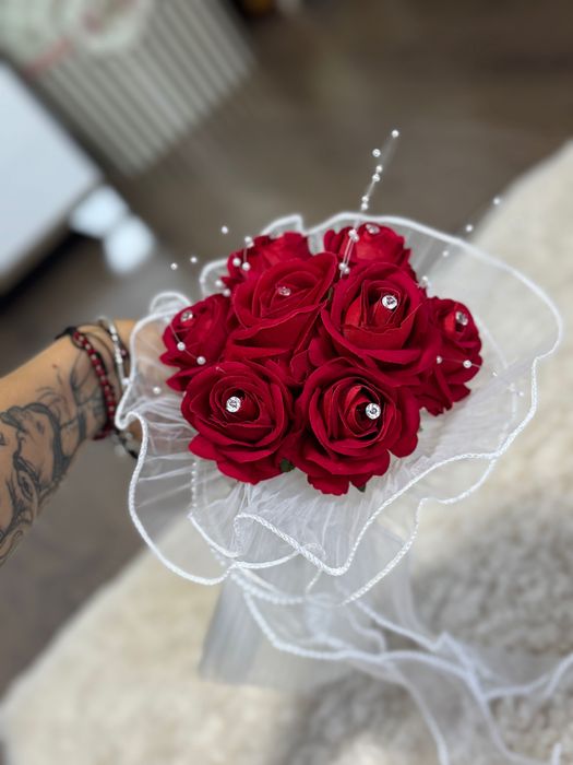 Buchet de trandafiri artificiali