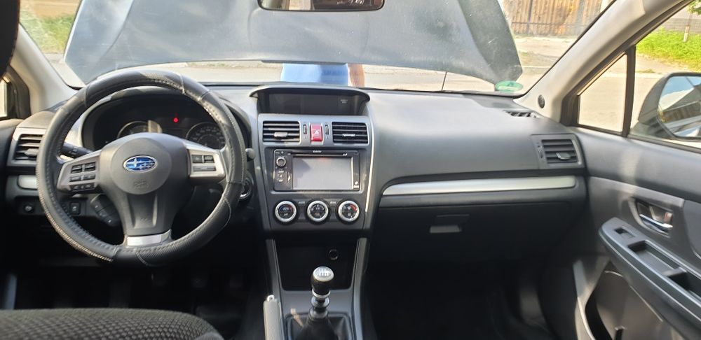 Vând mașină Subaru