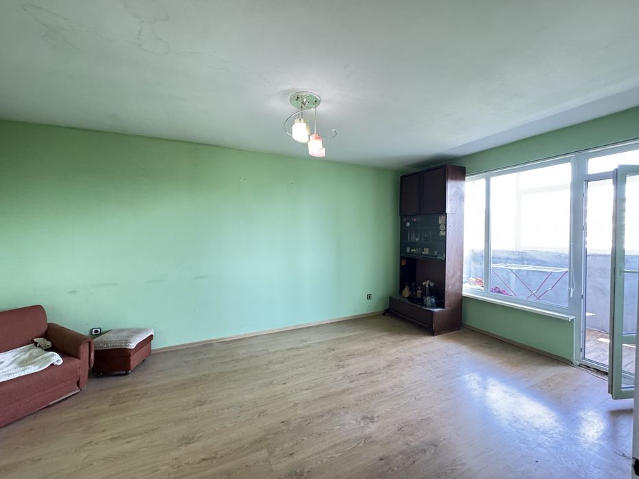 Продава апартамент три стаи и кухня в гр. Казанлък