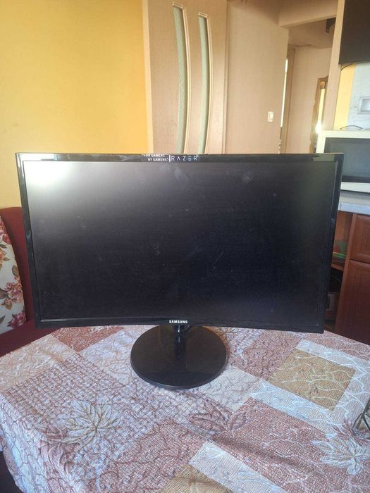 Монитор SAMSUNG C24F390FHR