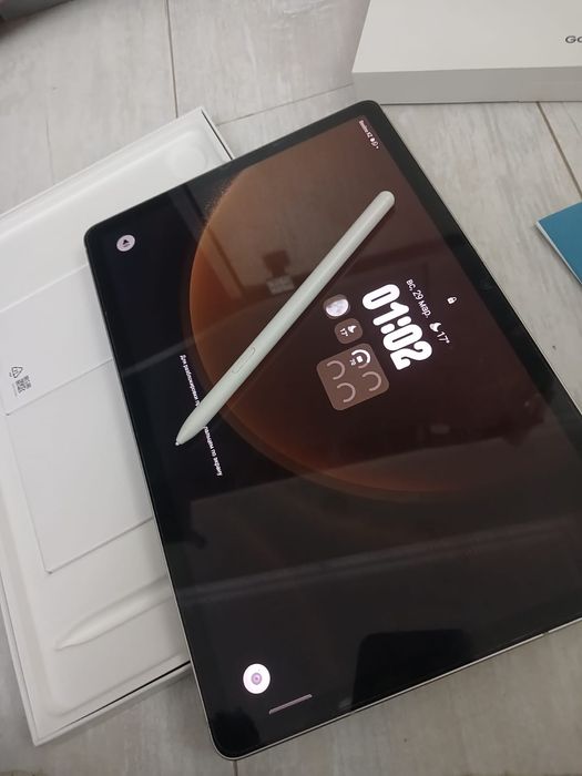 Продам Планшет Galaxy Tab S9 FE 5G, с гарантией