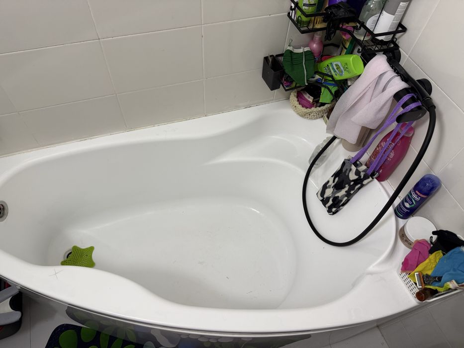 Продается ванна компактная , размер 140/90