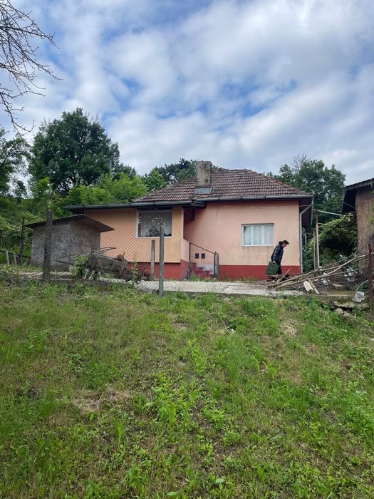 Vand Teren si Casa Goranu Strada Paraul Hotului,3350m,Toate utilitatile,la 4 min de centru orasului,