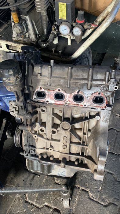 Двигатель Фольксваген поло 1.6