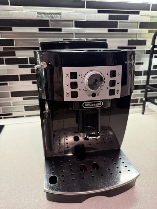 Espressor automat DeLonghi Magnifica S