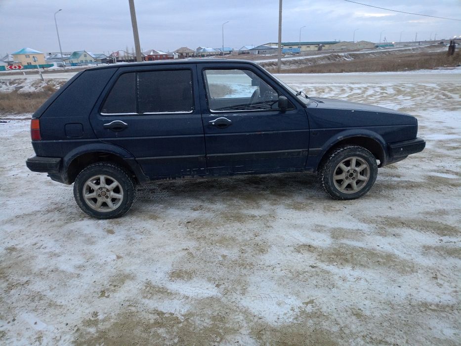 Гольф 2 сатылады.