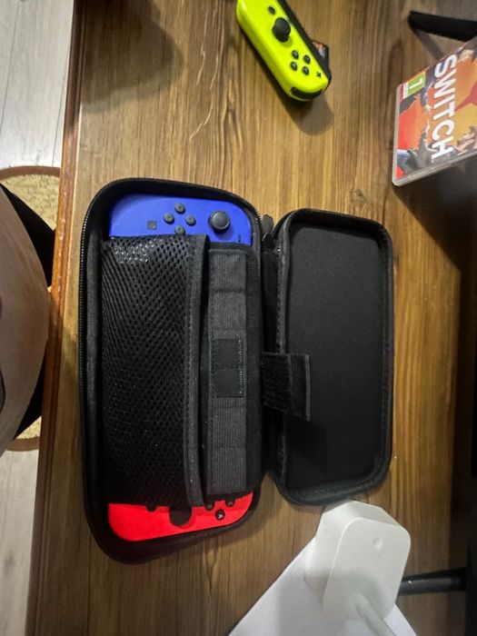Nintendo Switch + Accesorii (Vând Doar în Constanța)