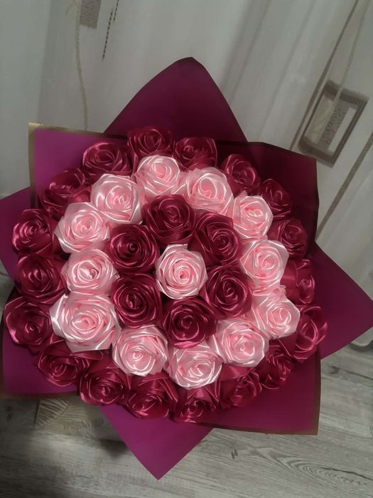 Buchete trandafiri din satin!