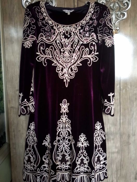 Koʻylaklar sotiladi ajoyib narhda sirochne sotiladi