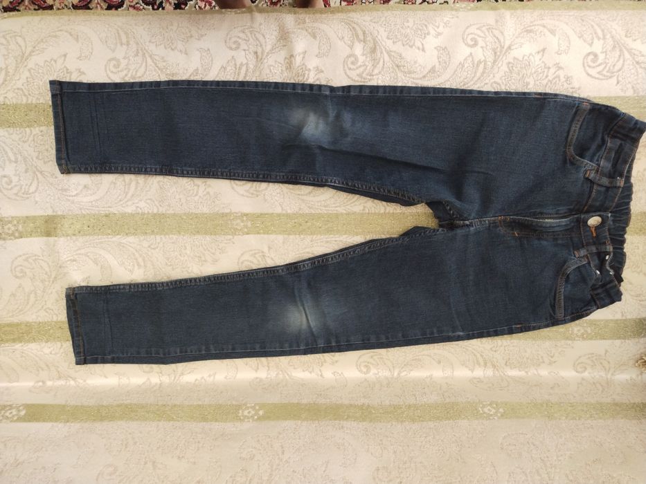 Продам детские джинсы