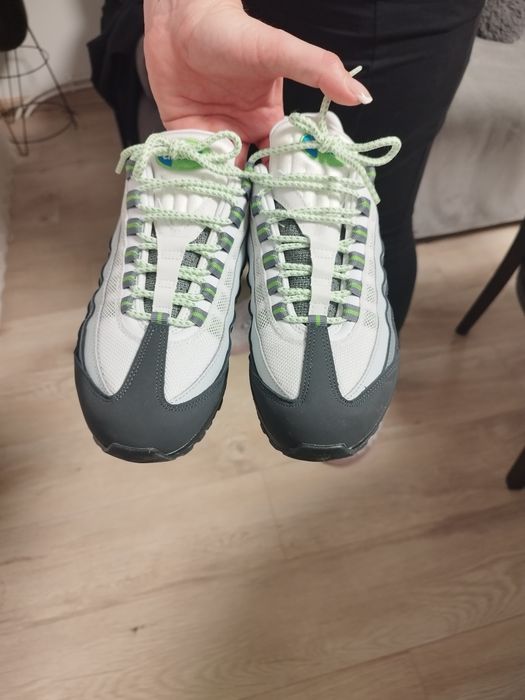 Нови маратонки NIKE