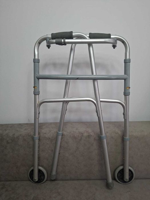 Ходунки для взрослых