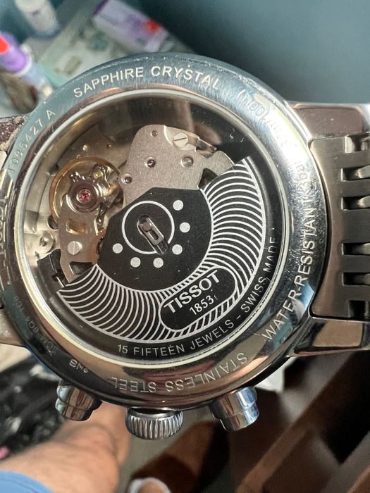 Часовник Tissot незабележим от нов