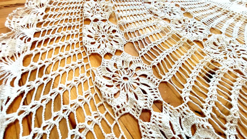 Покривка на една кука. Кръгла - 150 см.