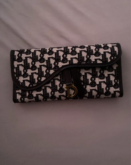 Дамско портмоне