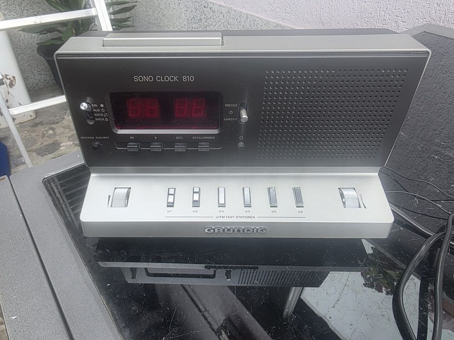 Vand radio cu ceas Grunfig
