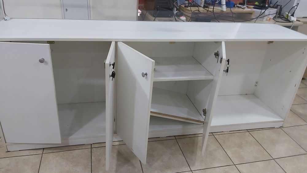 Витрина с подсветкой