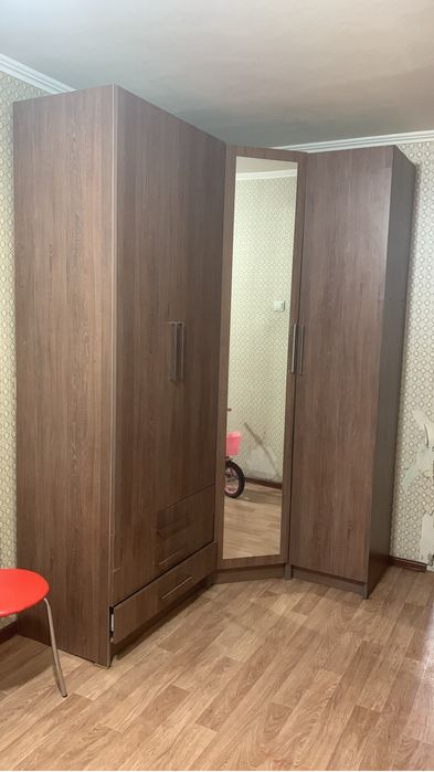 Продается угловой шкаф