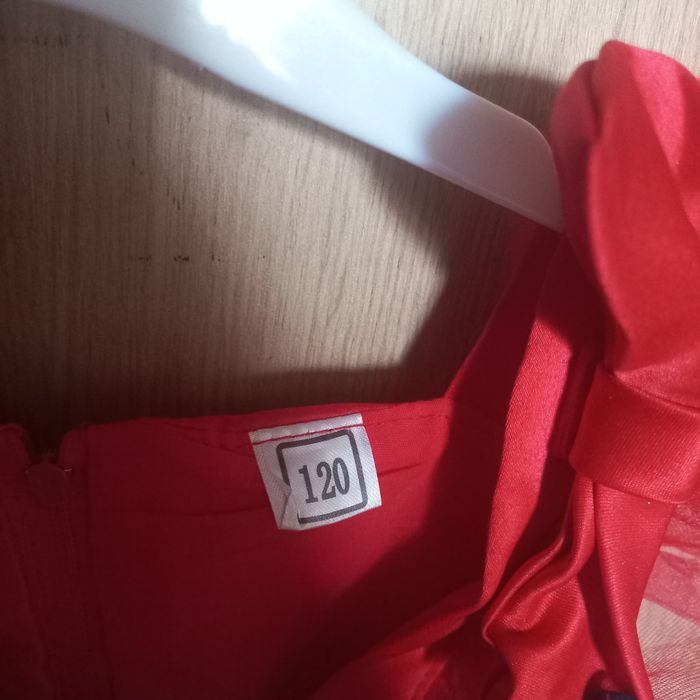 Продам детское платье для торжеств