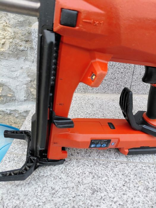 Hilti BX 3-22  Nuron безкабелен пистолет за пирони за бетон