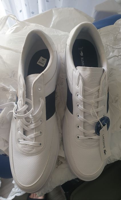 Vând pantofi sport LACOSTE