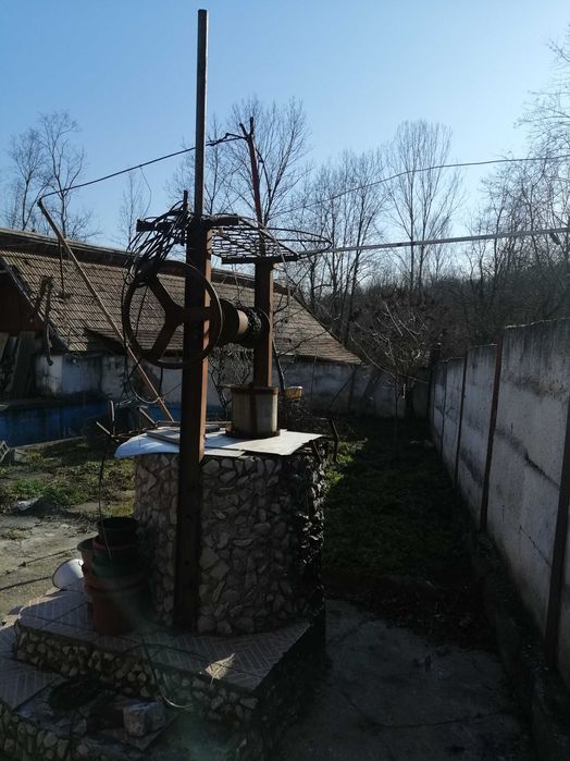 Vând casă cu potențial