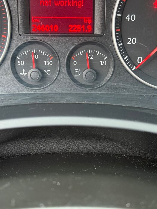 Vând Volkswagen Golf 5