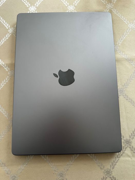 Macbook Pro 14 inch Vadu Izei • OLX.ro