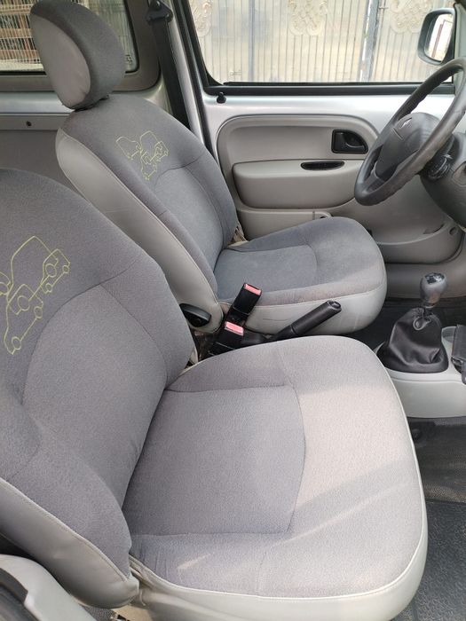 Vând Renault Kango 1,2 benzina