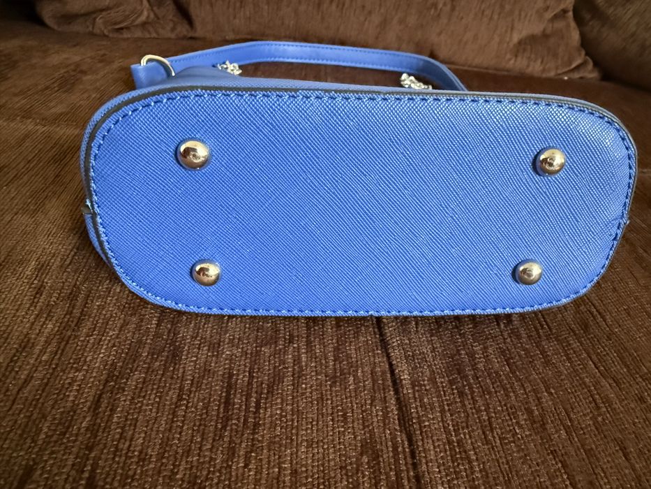 Уникална малка чантичка