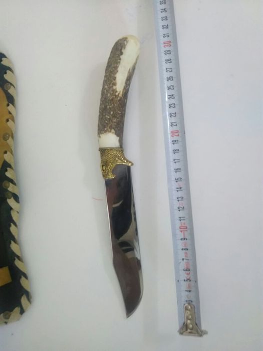 Продавам уникален антикварен ловен нож с месингова глава на змия