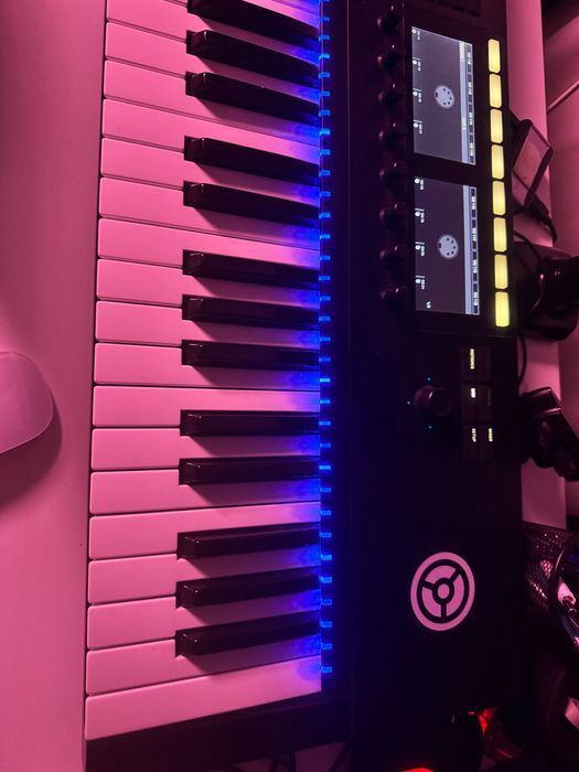 Controler MIDI Komplete Kontrol S49 Mk2