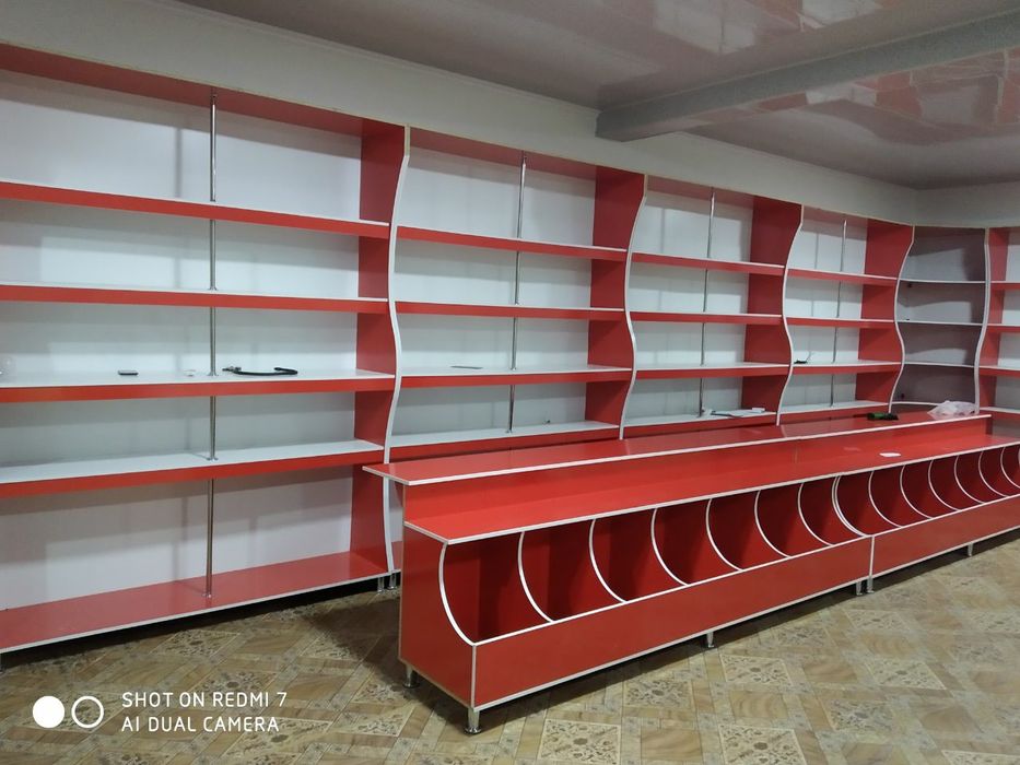 Magazinlar uchun kam Xarajatli Hamyonbob polkalar