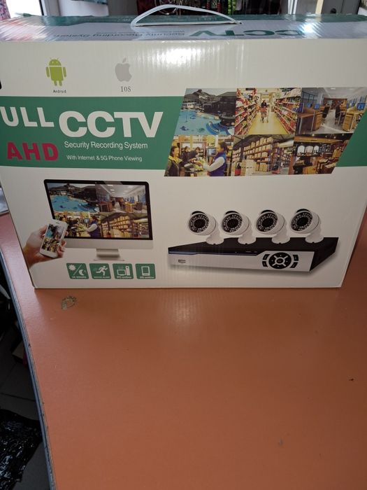 Sistem de supraveghiere HD cu 4 camere